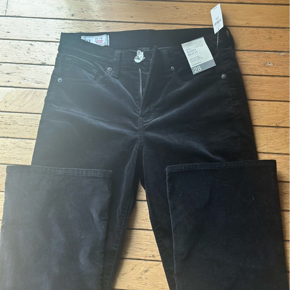 GAP Mid Rise Velvet Baby Boot Jeans, Short Inseam - NEW WITH TAGS